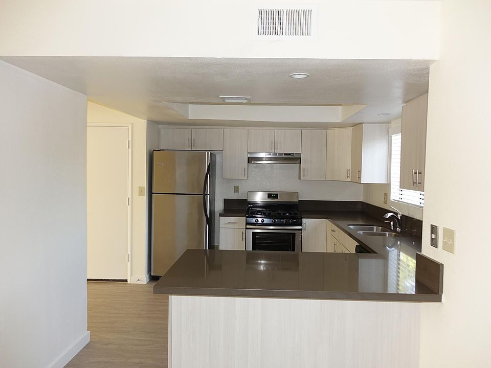 1st image of 409 W Wilson Ave
