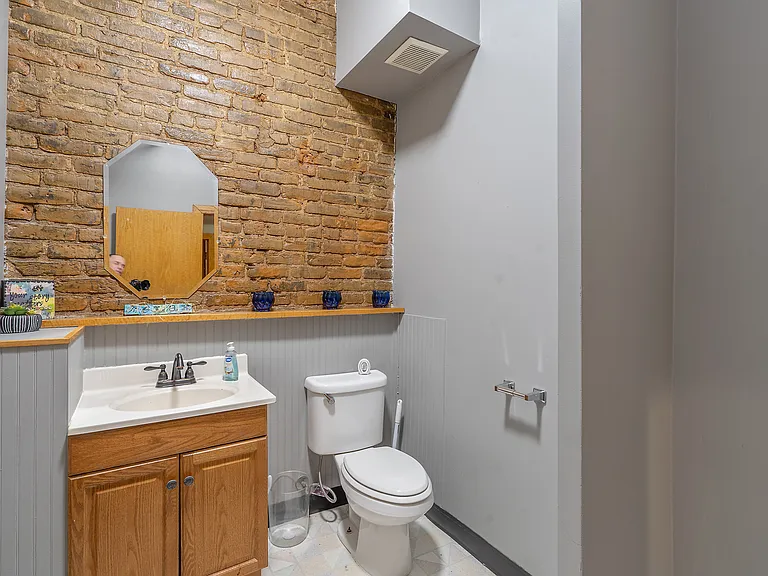 307-13 S Clinton St S #300 — Photo 14