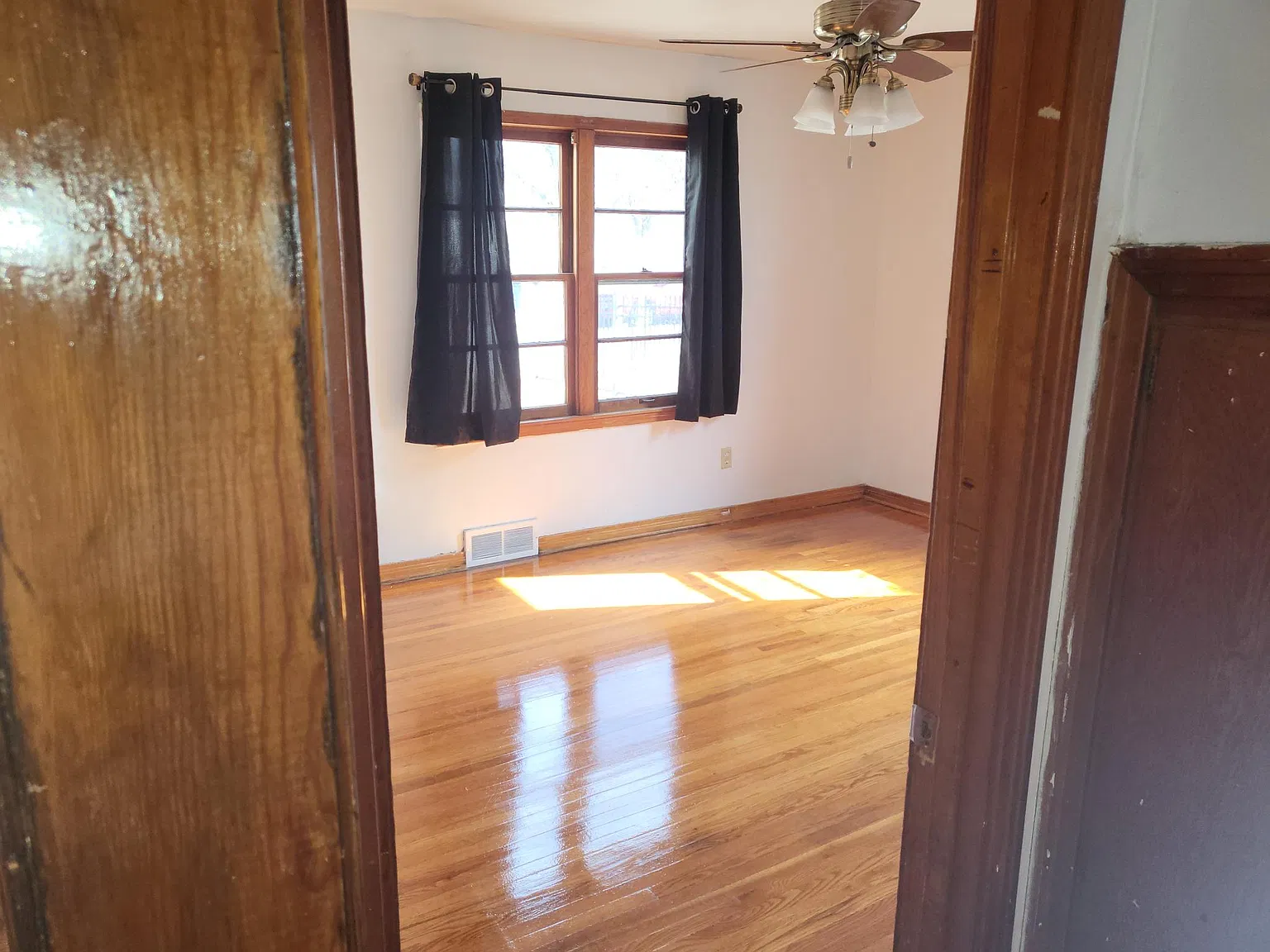 2 bed, $950 — Photo 3