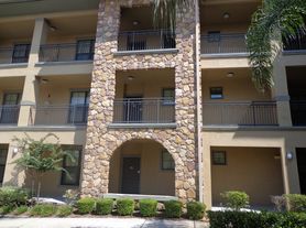 902 Charo Pkwy, Davenport, FL