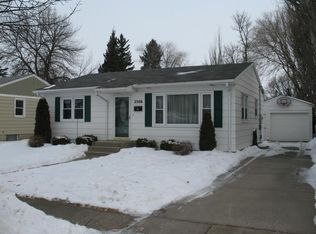 2506 9th Ave N, Grand Forks, ND 58203