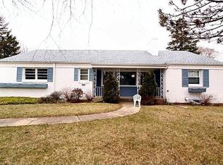 7115 N Santa Monica Blvd, Fox Pt, WI 53217