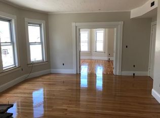 93 Chapel St #3, Lowell, MA 01852