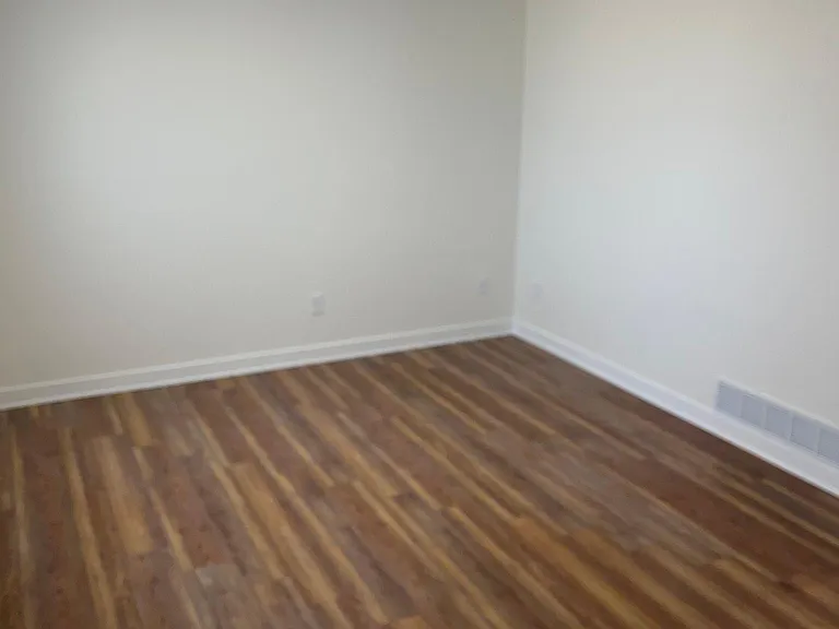 1004 Lincoln St SE — Photo 5