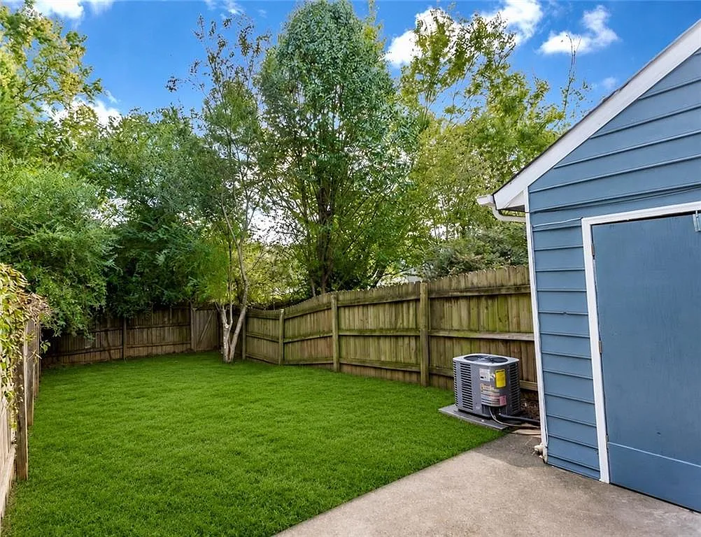 2 bed, 2.5 bath, 1120 sqft, $1,800 — Photo 4