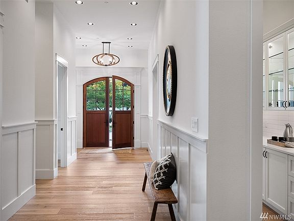 5th image of 3065 NE Harrison Dr