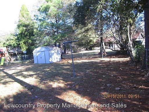 2nd image of 203 Village Green Cir