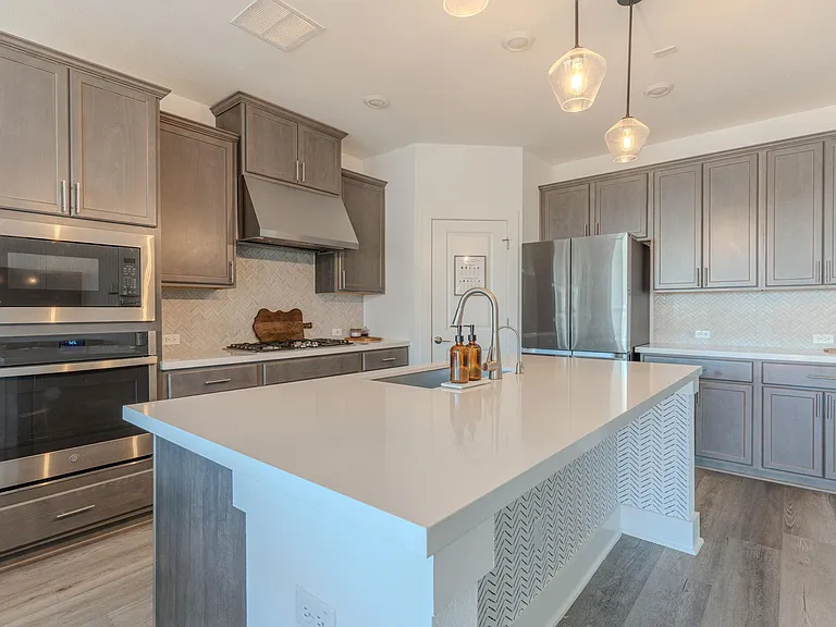 6504 Velvet Leaf Ln — Photo 2