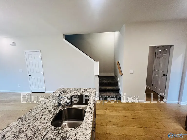 16423 Demi Dr — Photo 11