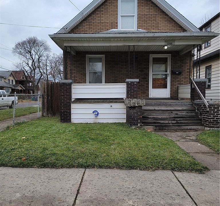 1st image of 1702 Niagara St