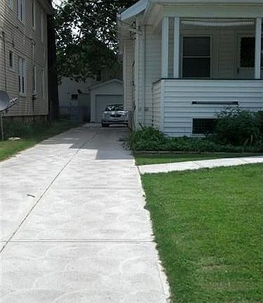 2nd image of 2161 Eldred Ave