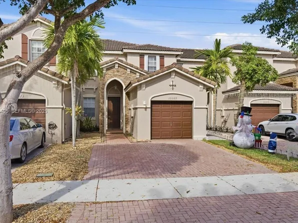 15369 SW 8th Ln, Miami, FL 33194