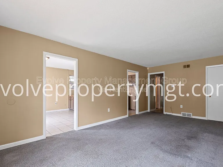 3771 Ironwood Dr — Photo 4