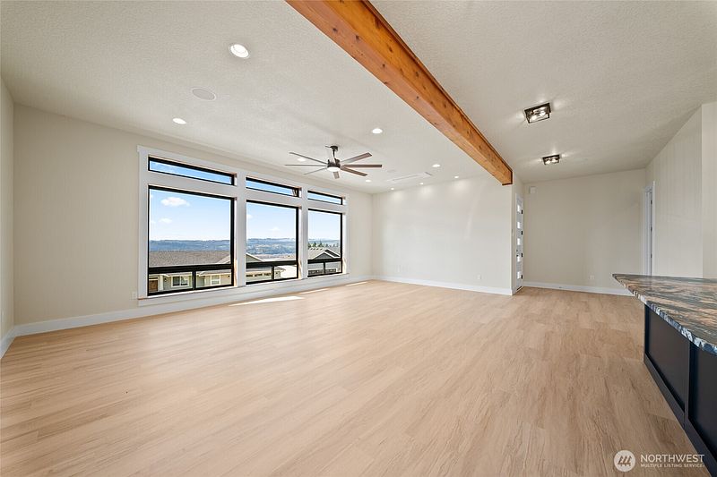 4th image of 120 Victoria Circle
