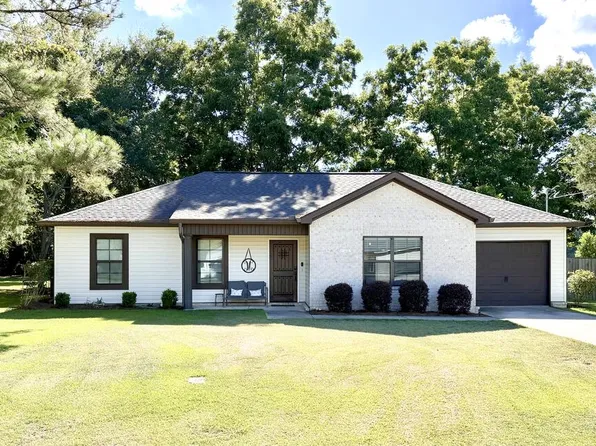 43 Magnolia St, Midland City, AL 36350