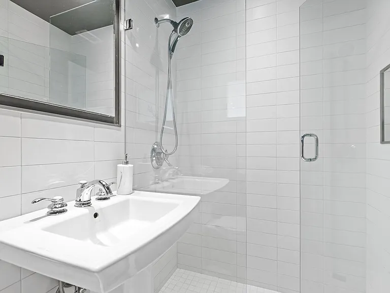 615 NE 10th Ave #101B — Photo 12