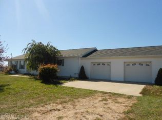 8414 S Lake Rd, Greenville, MI 48838