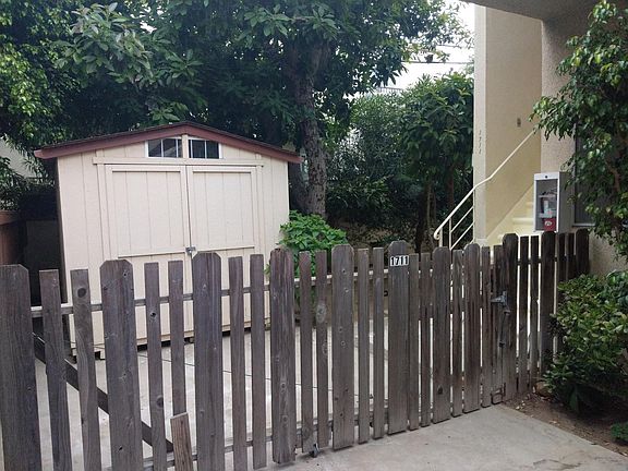 5th image of 1711 Barry Ave