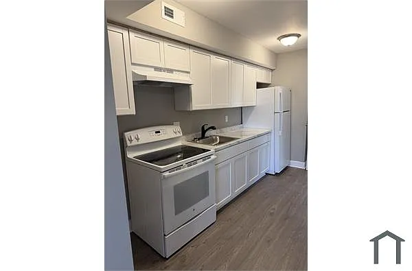 Building Photo - 316 62nd St NE #1
