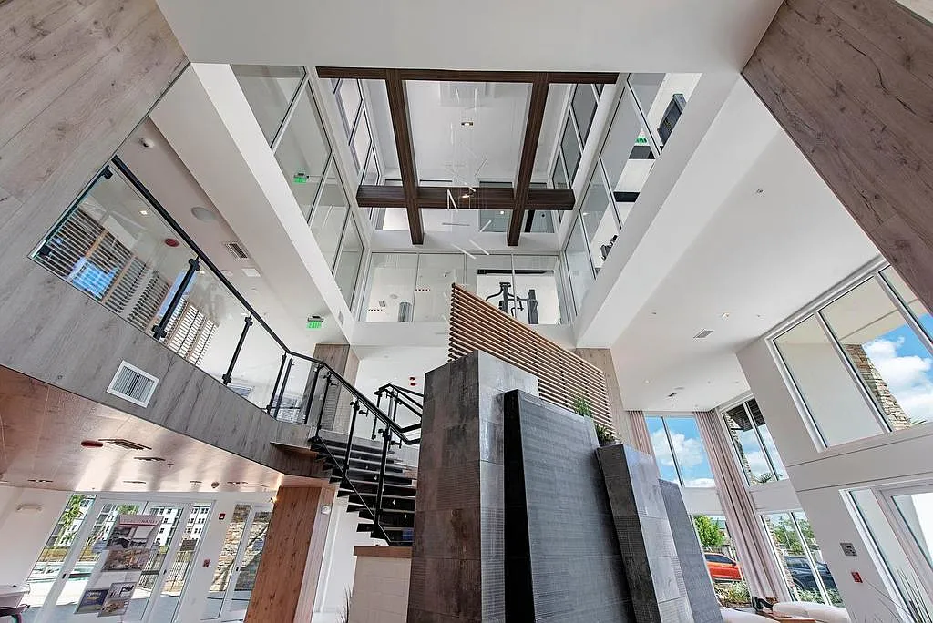 Legacy Naples Apartments — Photo 3