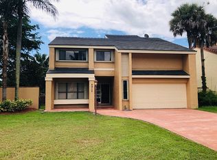 8912 SW 150 Place Cir, Miami, FL 33196