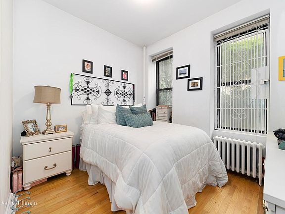5th image of 315 E 12th St APT 3