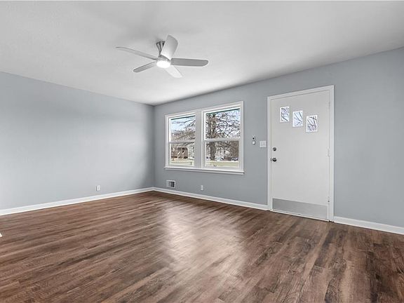 5th image of 3810 Laurel Ave