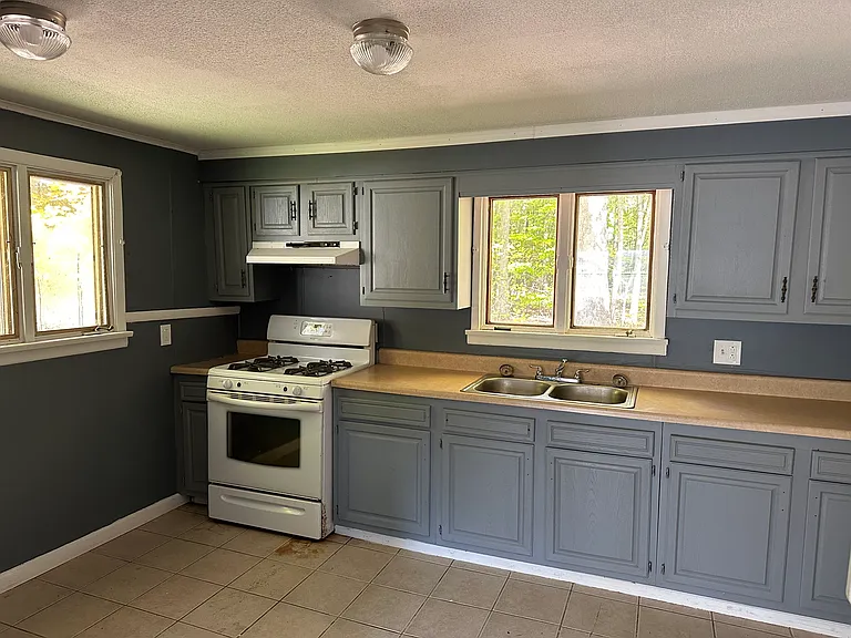 17674 1/2 Lakewood Ave — Photo 3