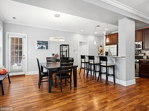 4th image of 6202 N Lakewood Ave APT 1S
