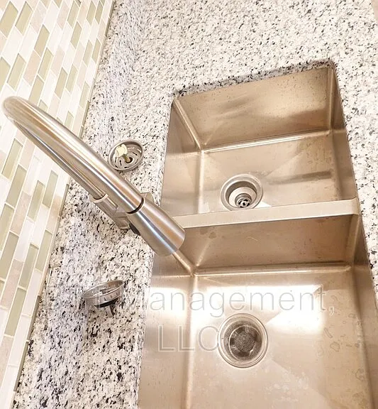 800 Maplewood Ave #1 — Photo 51