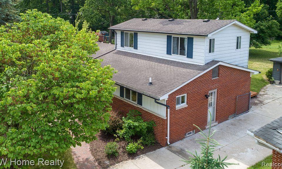 1st image of 22191 W Brandon Ave