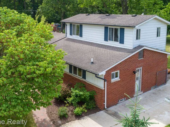 22191 W Brandon Ave, Farmington, MI 48336