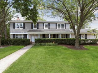 2624 Cherry Ln, Northbrook, IL