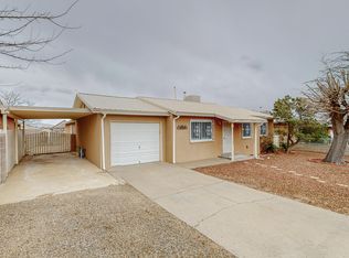 1008 Sapphire St SW, Albuquerque, NM 87121