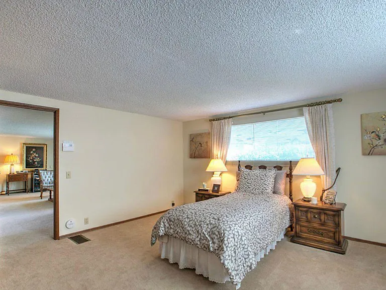 1617 Aberdeen Ave NE — Photo 10