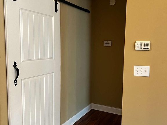 5th image of 601 Riverside Dr NW