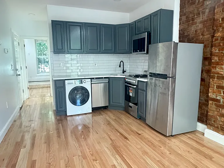 251 Madison St #2 — Photo 1