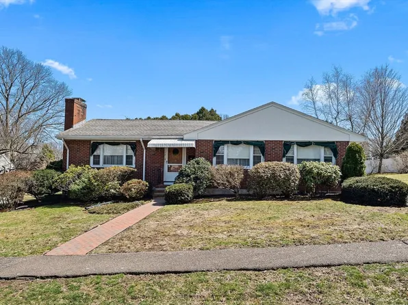 18 Avon Cir, Needham, MA 02494