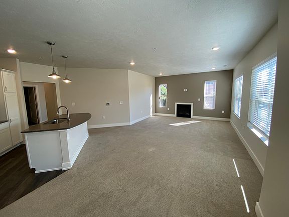 Living Room / Dining Room