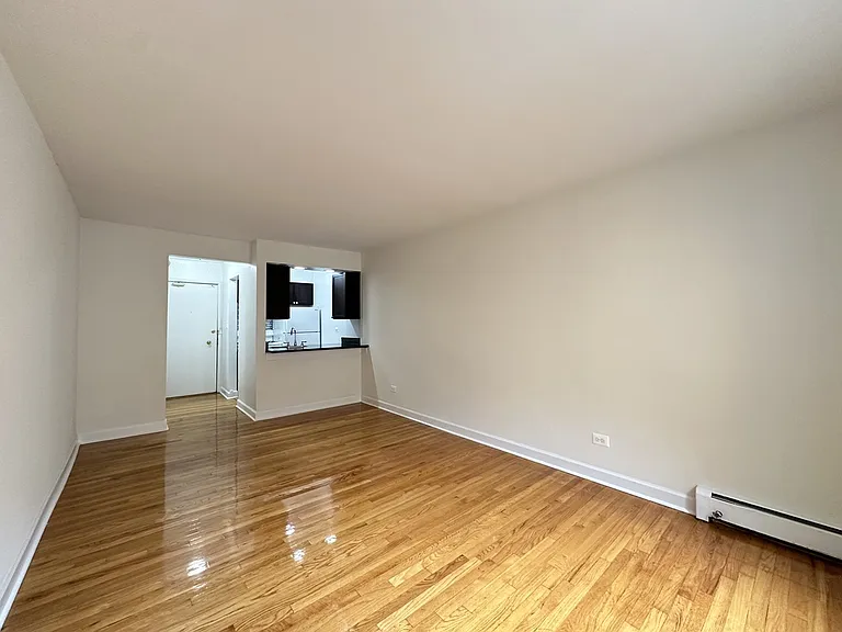 6830 N Sheridan Rd #574 — Photo 13