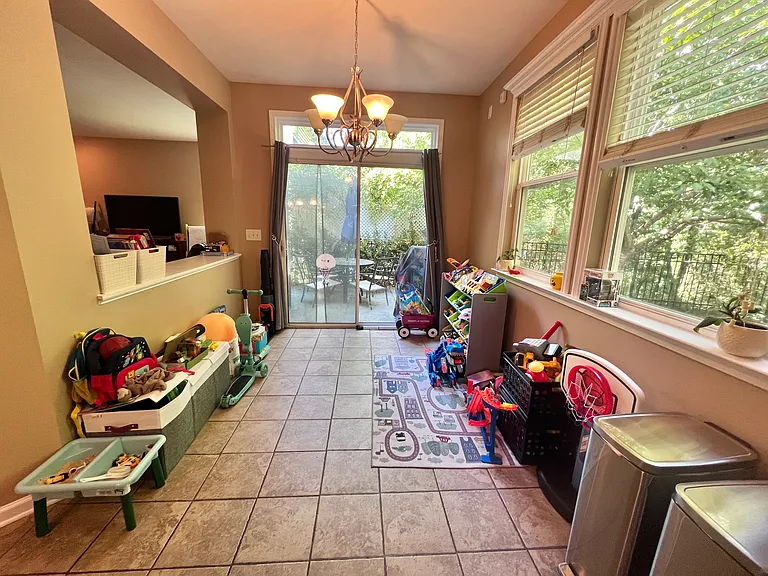 Breakfast Room - Current