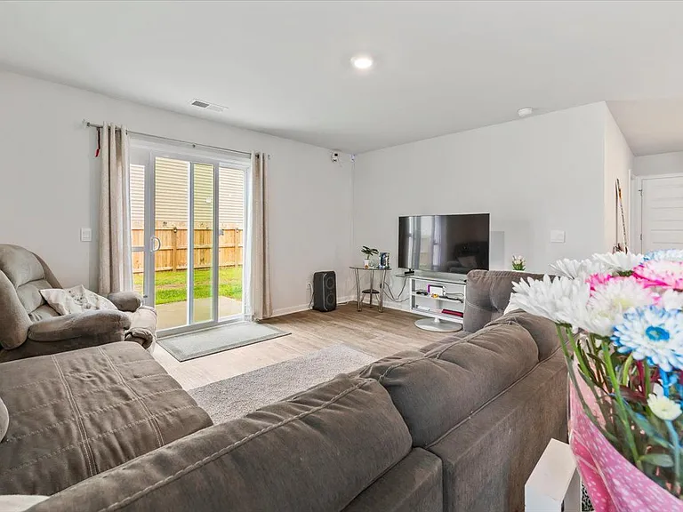214 Ellie Way — Photo 9