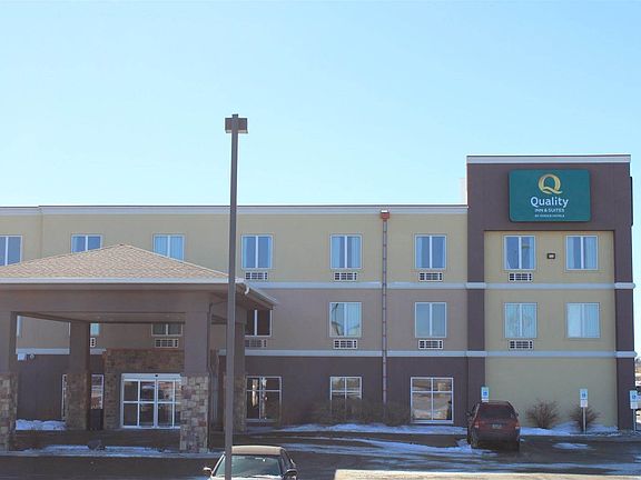 3rd image of 3908 N Broadway