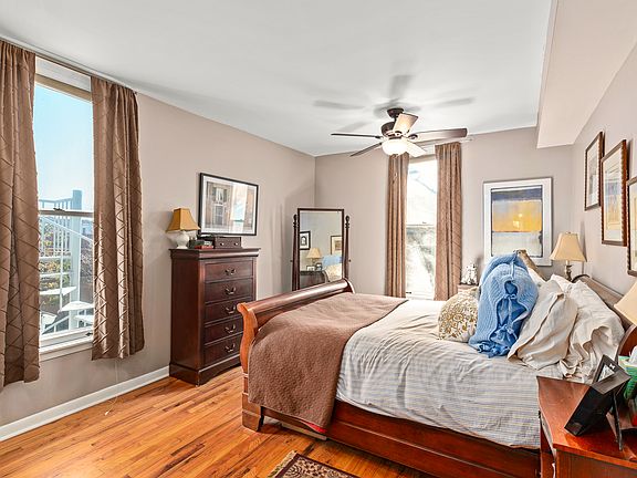 5th image of 1037 W Lill Ave