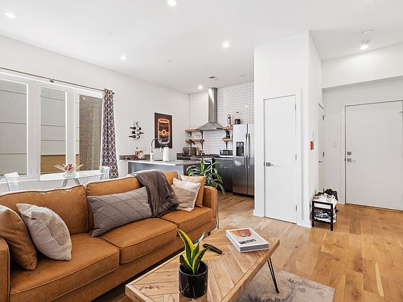 2nd image of 1617 N Hope St #3B