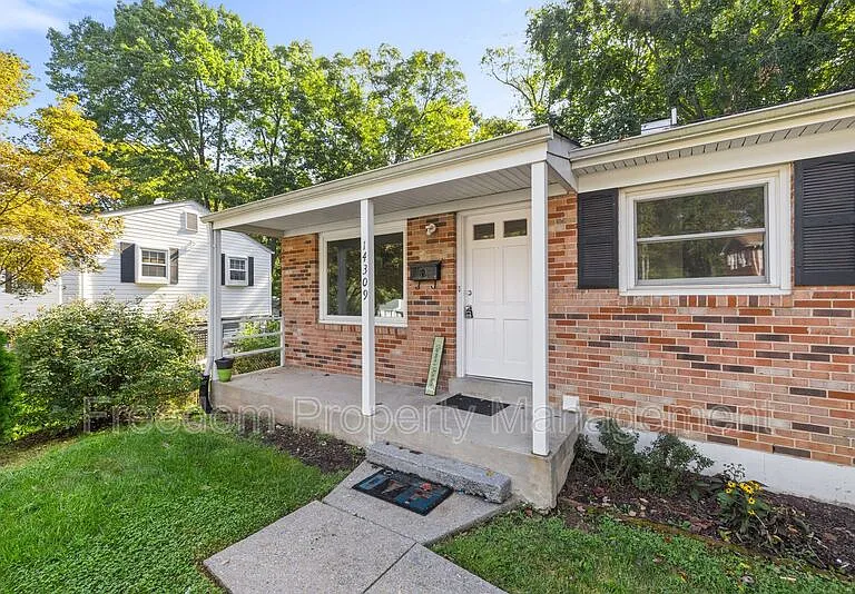 14309 Fairmont Ct — Photo 2