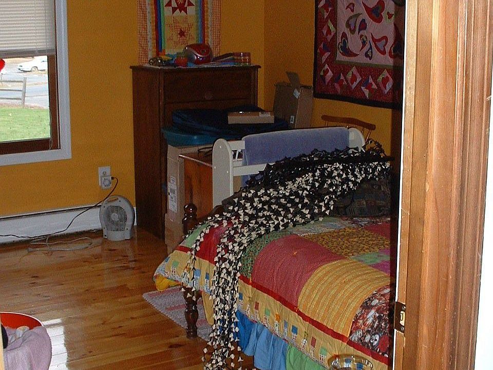 2nd Br w/ wood floor