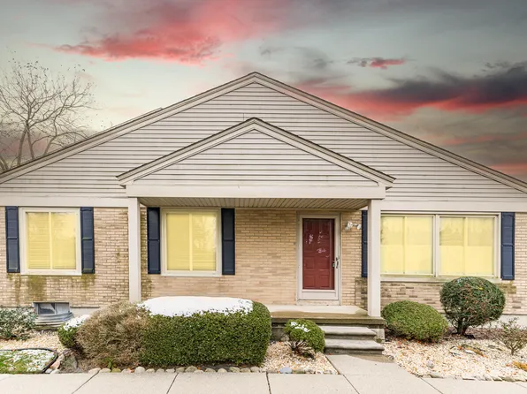 44742 Maryland Ct, Clinton Township, MI 48038