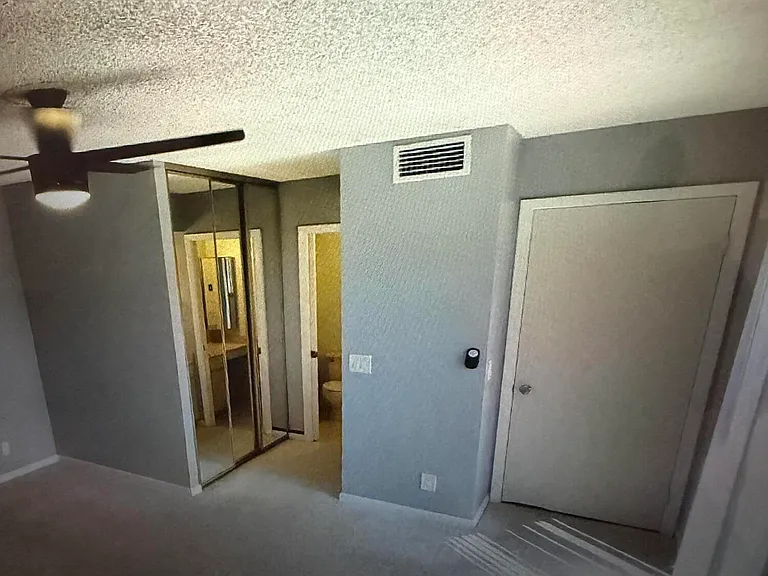 3648 Victoria Dr — Photo 22