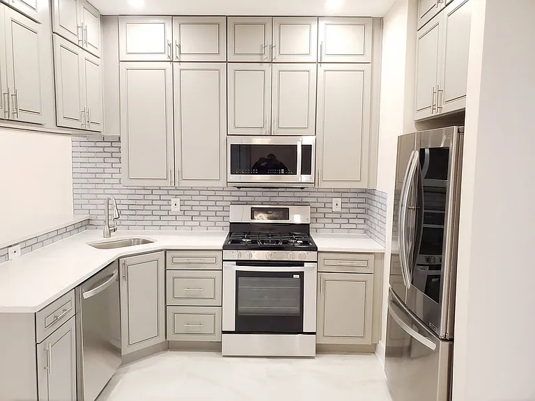 149 Peachtree Cir NE #19 — Photo 6